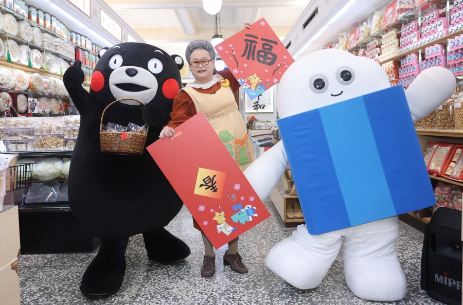 台日夢幻聯動！水果奶奶攜手熊本熊闖迪化街拜早年 小公視定頻CH121 奶奶新年許願繼續說好聽故事