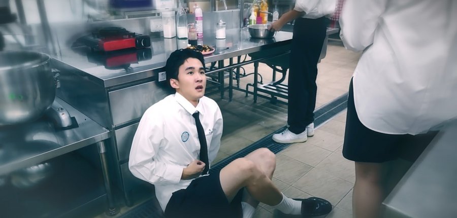 百白甜點課變修羅場！《成仁高中偵探社》語言霸凌釀私刑正義　葉廷麒「中毒倒地」揭校園暗黑面