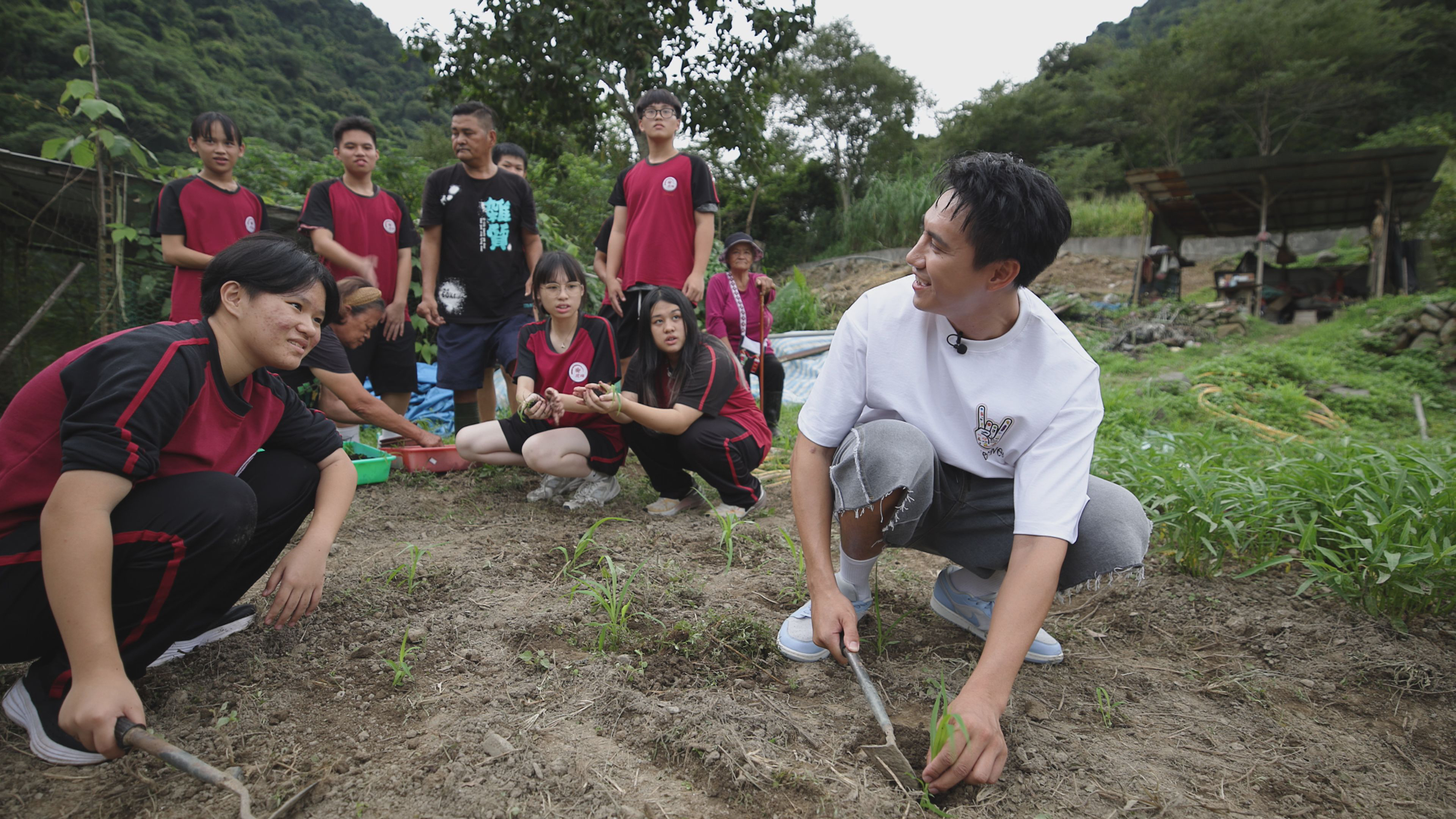 南投縣北梅國中|幫助部落種回小米